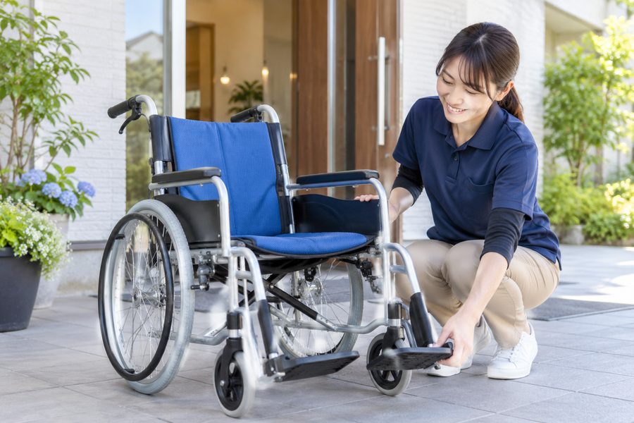 車いすの一時貸出しの相談の様子